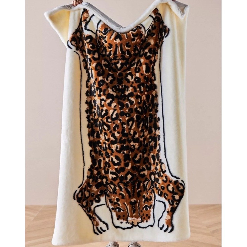 Anthropologie Glam Chic Eclectic Elegance Plush Leopard Faux Fur Throw Blanket